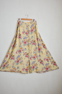 Vintage buttoned down floral skirt